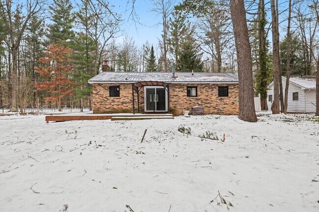 Building Photo - Beautifully Updated 4-bedroom, 2-bathroom Rental Property- $2100/Month