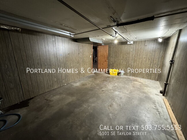 Building Photo - 5101 SE Taylor St