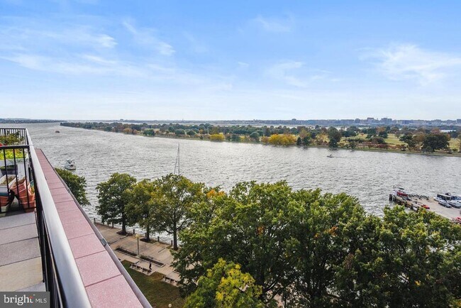 Building Photo - 520 N St SW