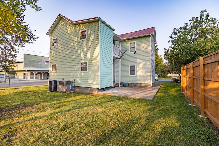 Building Photo - 533 N 8th St