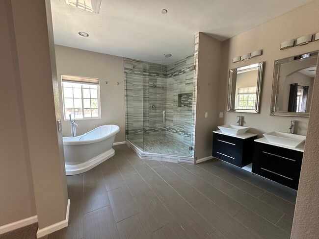 Building Photo - Beautiful, Updated 3 bedroom 2 bathroom home ready to welcome you HOME!