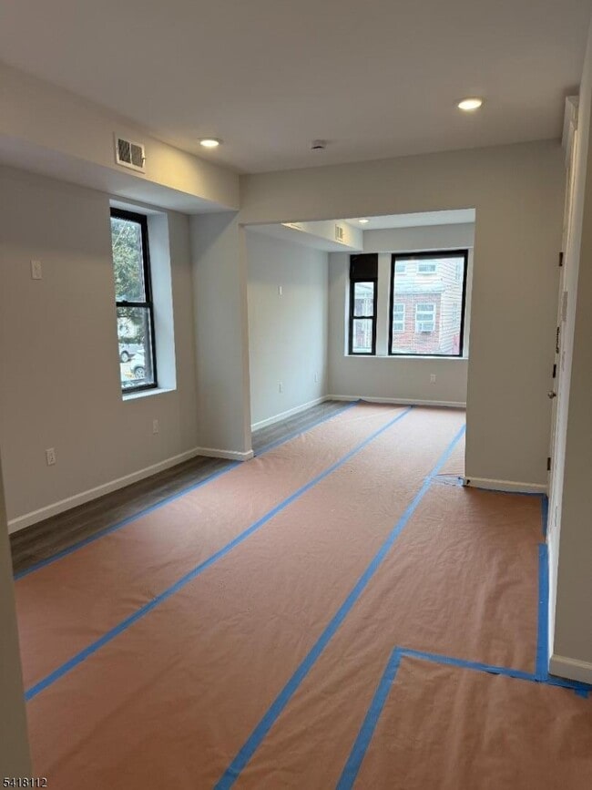 Building Photo - 37 6th St