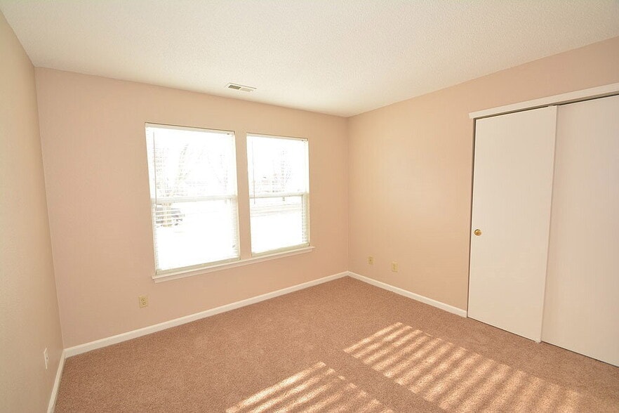 Building Photo - 7756 Mistflower Ln