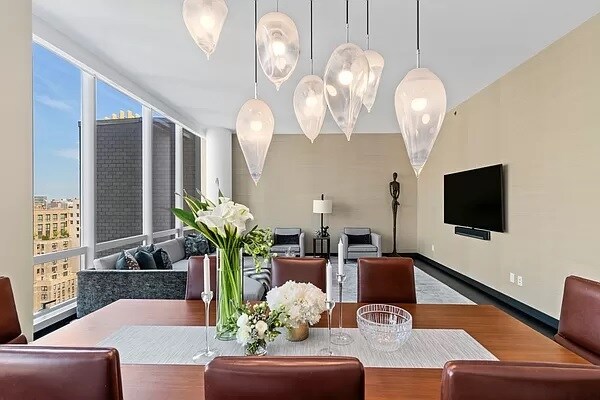 Building Photo - 157 W 57th St