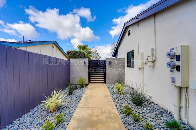 Building Photo - 3673 Budd St