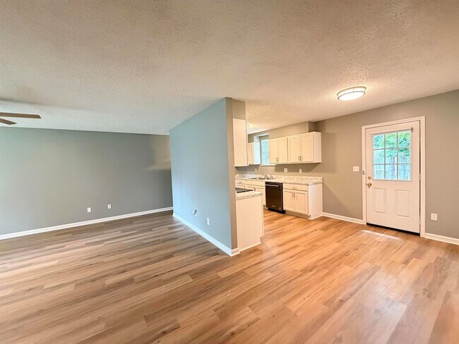 Building Photo - 3884 Kerston Dr