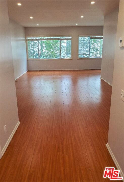 Building Photo - 435 N Palm Dr