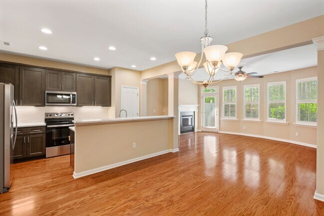 Building Photo - Renovated Cary Townhome | 3BR + Garage | Near RTP & RDU