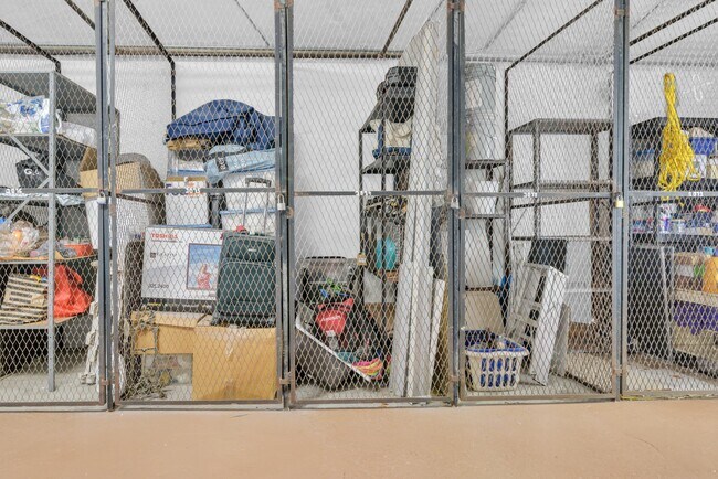 Building Photo - 2043 Cornwall C