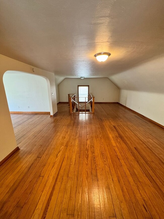 Building Photo - 212 E Kline St