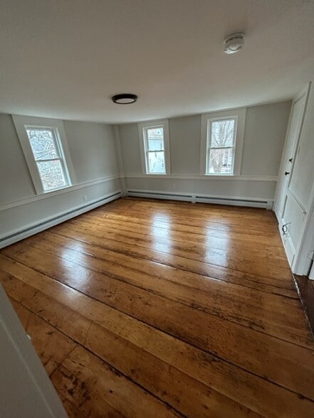 Livingroom - 73 Essex St