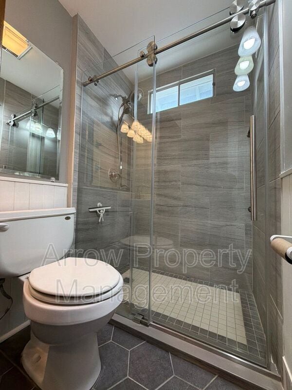 Building Photo - 5318 Stockwell St