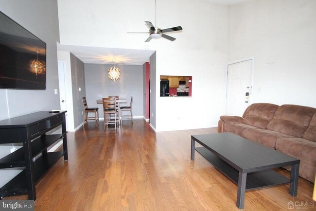 Building Photo - 5015 Ravens Crest Dr