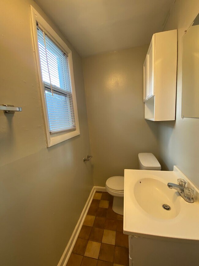 Building Photo - 1694 S Washington Ave