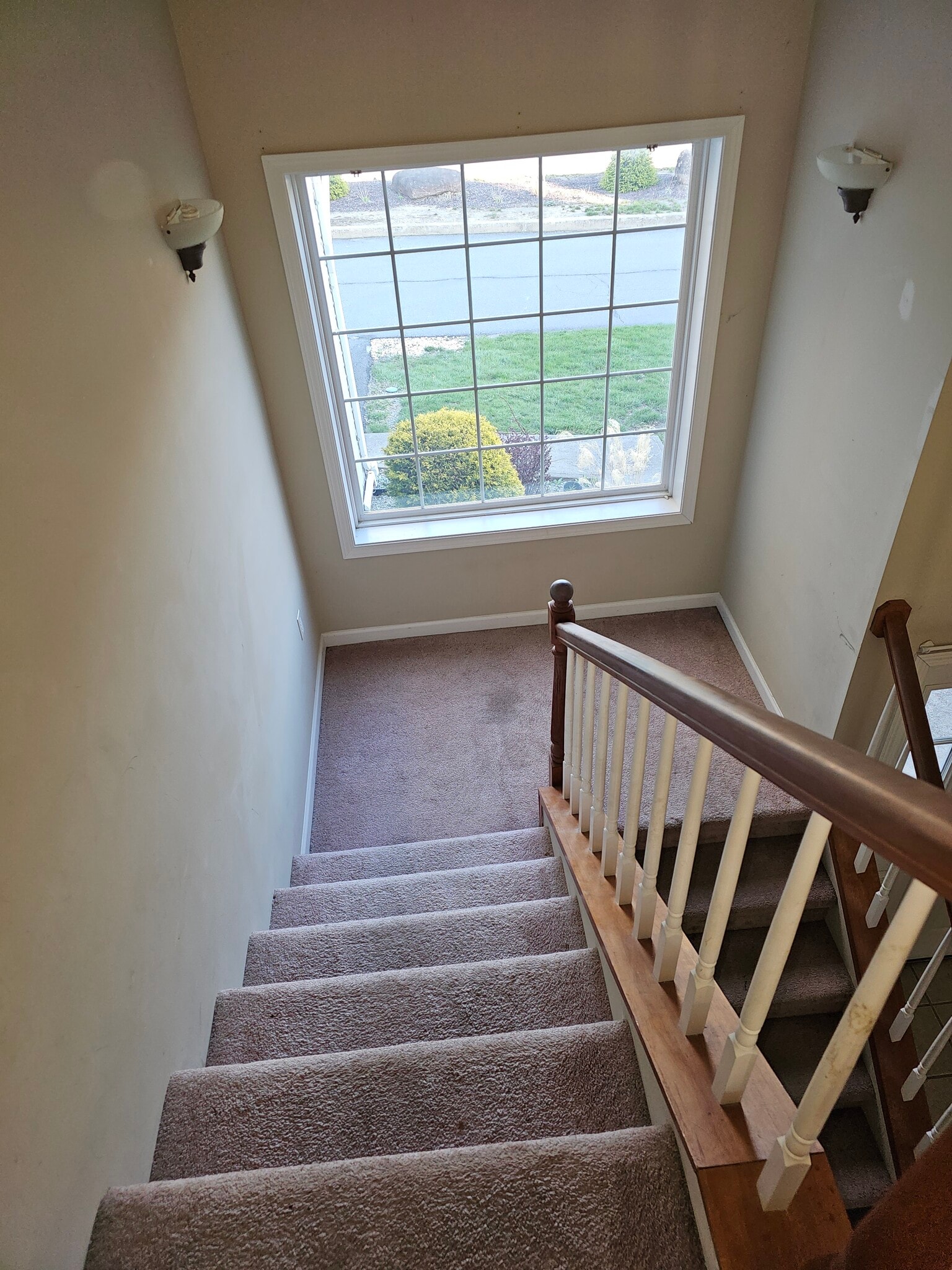 Building Photo - 404 S Keyser Ave