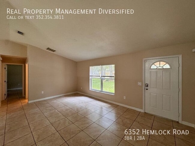 Building Photo - 6352 Hemlock Rd