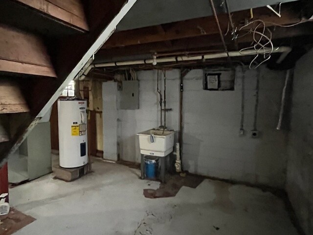 Building Photo - 45883 Cass Ave