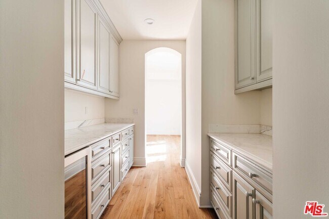 Building Photo - 685 San Lorenzo St