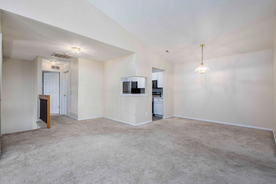 Building Photo - 4289 Berkshire Dr