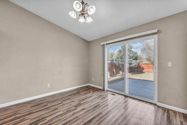 Building Photo - 17765 Oakview Ct