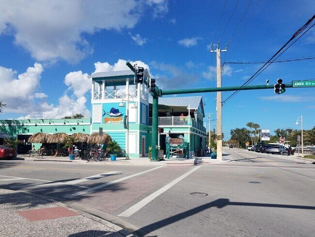 Building Photo - 1561 NE 12th Terrace