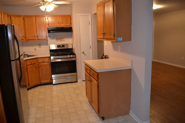 Building Photo - 51 Brookside Ln