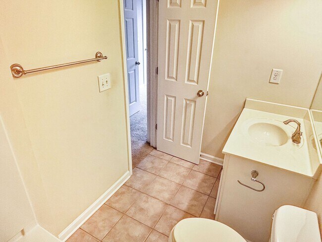 Building Photo - End Unit Townhome - 3BR, 2.5BA with Garage