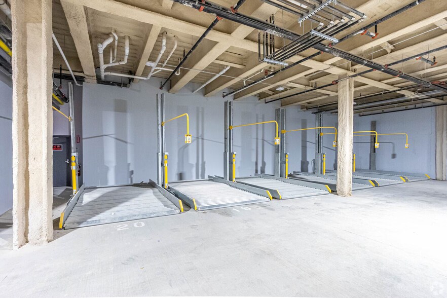 Building Photo - 412 Western Ave