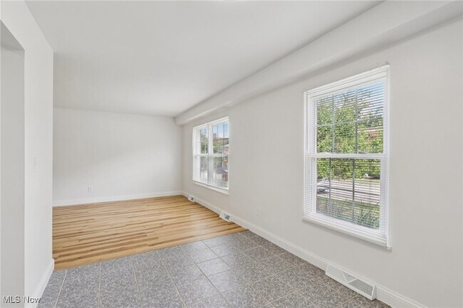 Building Photo - 3279 Warrensville Center Rd