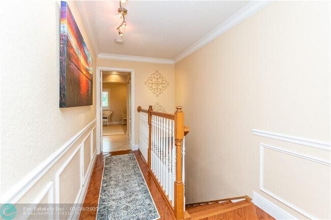 Building Photo - 270 Captains Walk