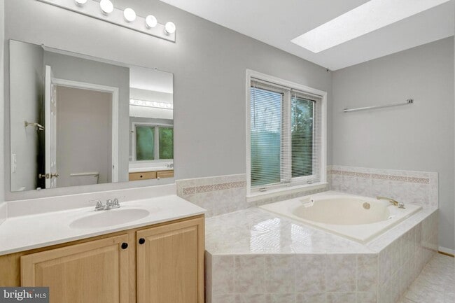 Building Photo - 26161 Rachel Hill Dr