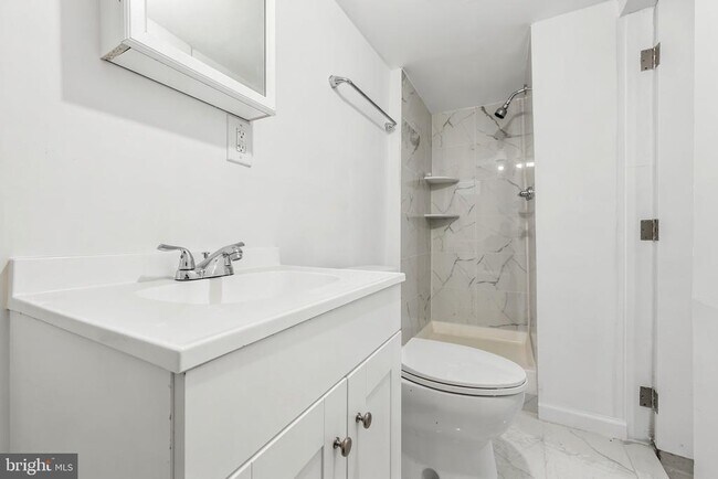 Building Photo - 1506 S Bambrey St