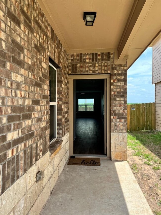 Building Photo - 15013 Jolynn St