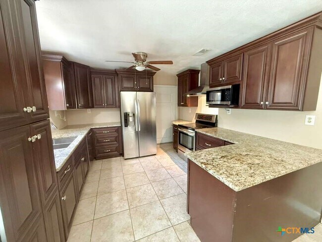 Building Photo - 103 Crestview Dr