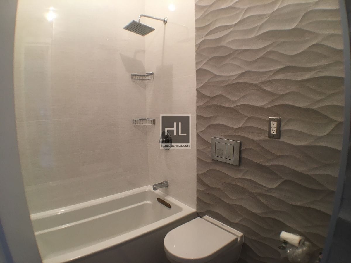 Building Photo - Amsterdam Ave