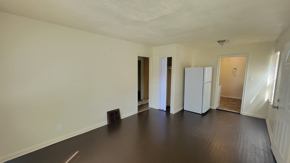 Building Photo - 808 Seward Ave