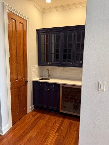 Building Photo - 414 E Bay St