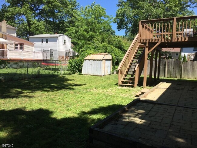 Building Photo - 27 Haddon Rd