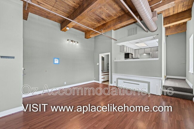 Building Photo - 609 Central St