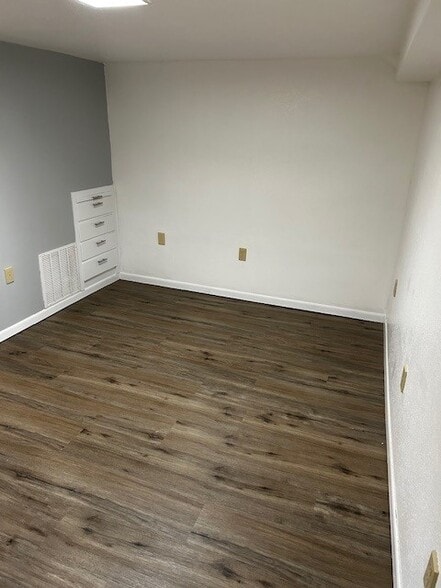 Building Photo - 918 Oak St