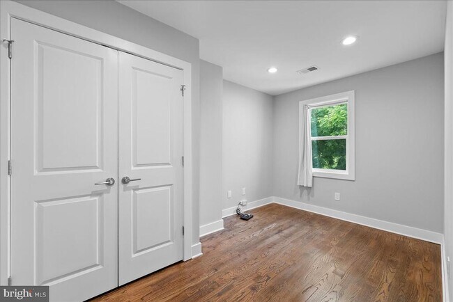 Building Photo - 1273 Oates St NE