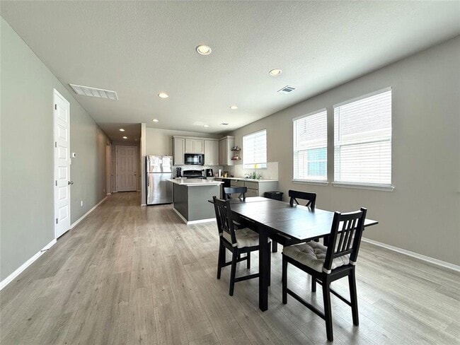 Building Photo - 133 Fabion St