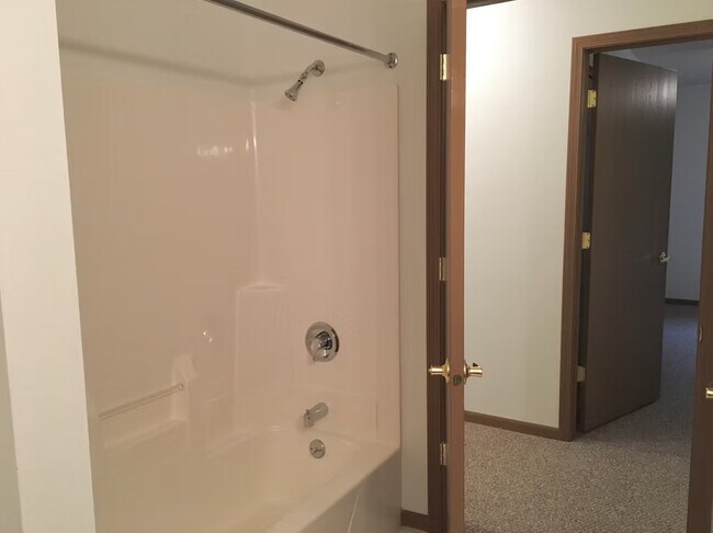 Building Photo - 1021 Grandview Ave