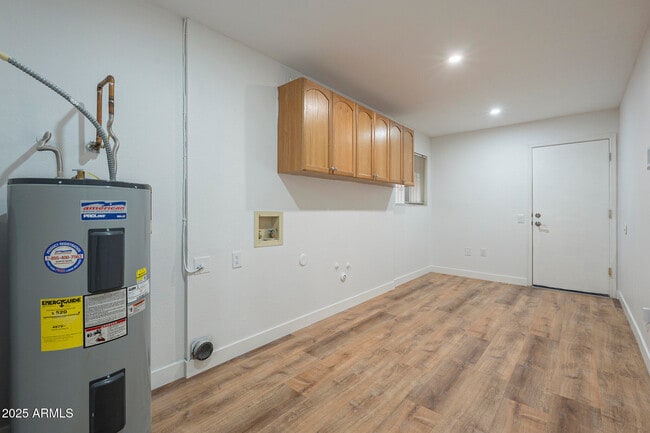 Building Photo - 12433 W Fieldstone Dr