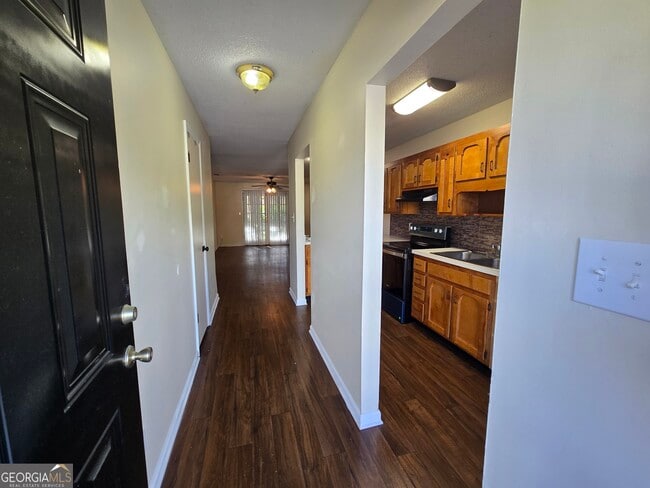 Building Photo - 412 S Ashley St