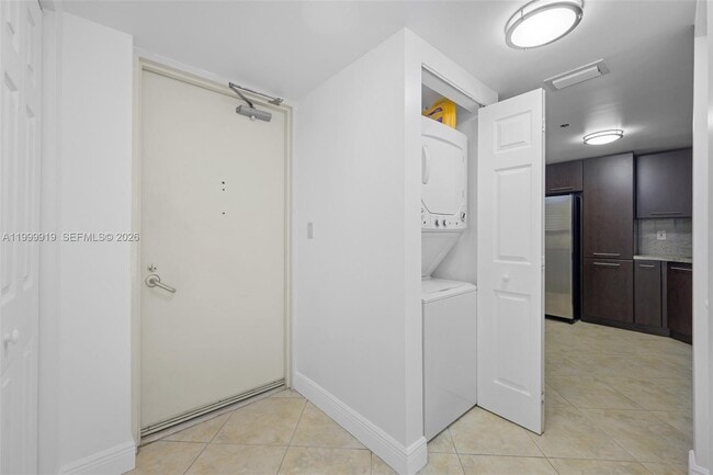 Building Photo - 8888 Collins Ave