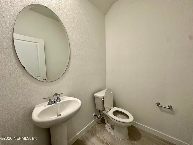 Building Photo - 166 Yellowstone Dr