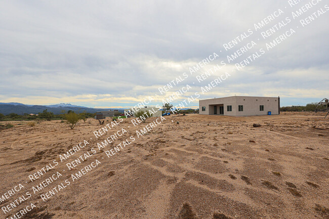Building Photo - 16720 E Melanie Dr