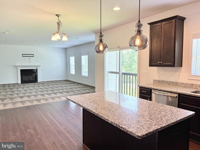 Building Photo - 133 Brooke Point Ct