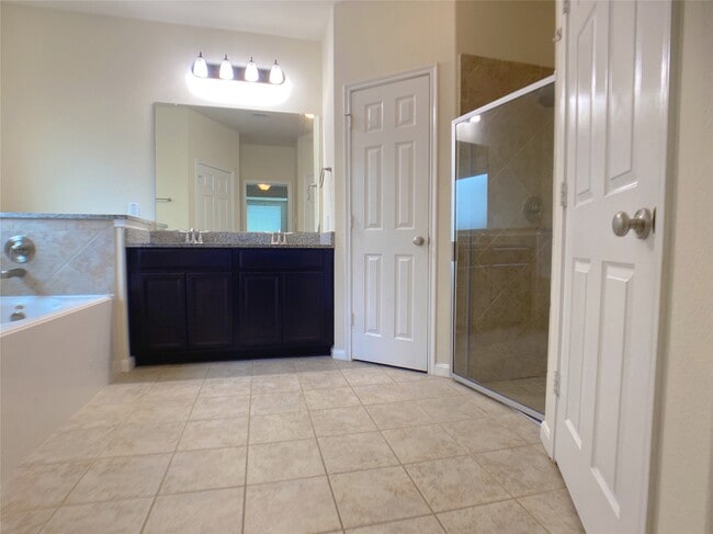 Building Photo - 27519 Gracefield Ln
